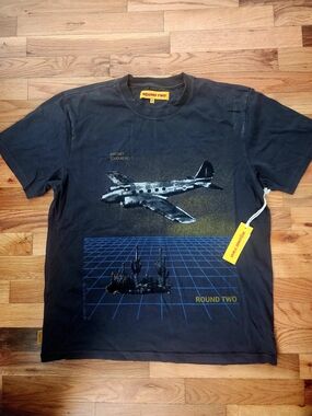 Round Two Men’s Black Graphic Aircraft Tee